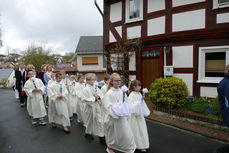 1. Heilige Kommunion in St. Crescentius (Foto: Karl-Franz Thiede)